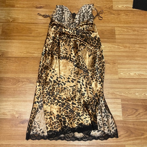 Secret Treasures Nightgown in Gold Animal Print, Black Lace, Size Medium (8/10) - Picture 7 of 7
